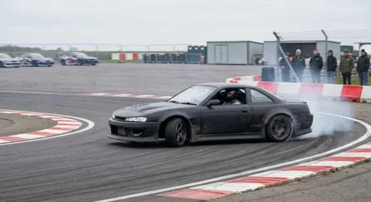 Stage drift et glisse voiture en Auvergne : Issoire, Charade, Bourgogne