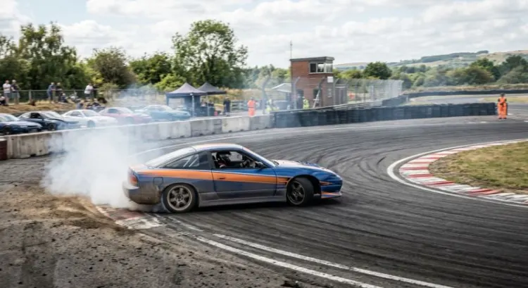 Stage drift et glisse voiture en Auvergne : Issoire, Charade, Bourgogne